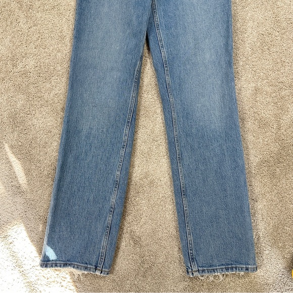 SOLD | Abercrombie & Fitch The ‘90s Straight Ultra High Rise Jeans Criss-Cross - Picture 5 of 15